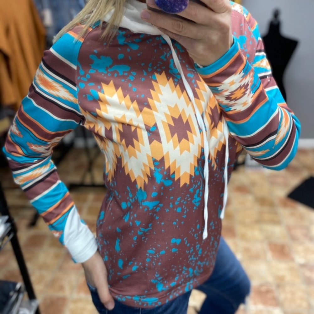 BOUTIQUE L/S Southwestern Print Hooded Top NEW! - Picture 3 of 4